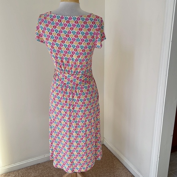 Boden 4L pink multi printed short sleeve dress. - Picture 3 of 7